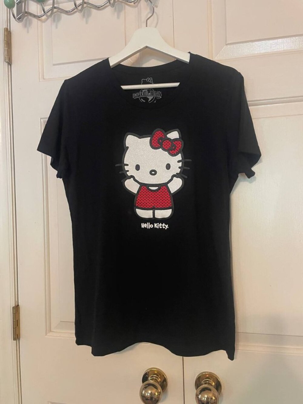 ✨ Universal Studios Hello Kitty Black Glitter Graphic Tee women’s XL
